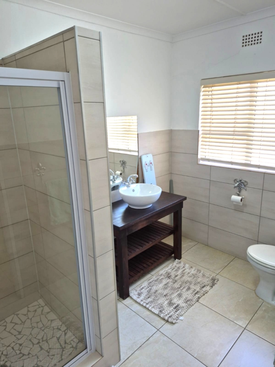 5 Bedroom Property for Sale in Panorama Western Cape